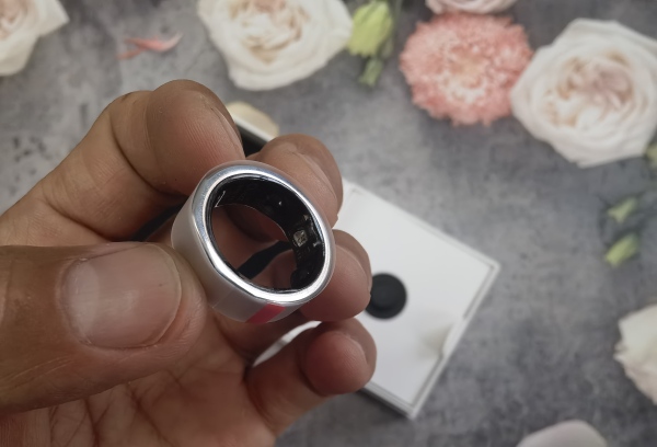 现实版指环王魔戒 QuzzZ Ring智能戒指，终归打败了魔法